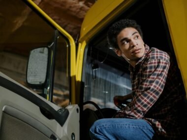 Secure a Job as a truck driver today in Australia 2024